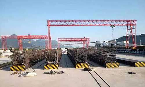 集裝箱碼頭為何選用輪胎式吊鉤龍門吊？/ 輪胎式結構在靈活性上有何優(yōu)勢？